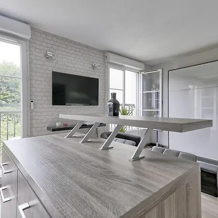 Park Studio Apartment *