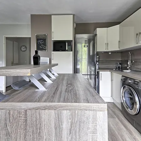 Park Studio Apartment *